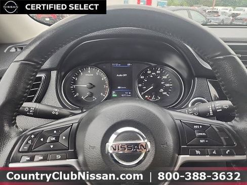 Certified 2018 Nissan Rogue SV AWD/4WD image 17