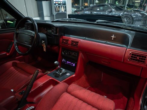 Used 1990 Ford Mustang GT RWD image 21