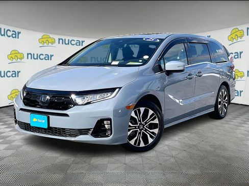 Used 2025 Honda Odyssey Elite image 3