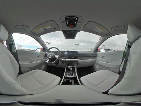 Used 2025 Hyundai Kona SEL image 42