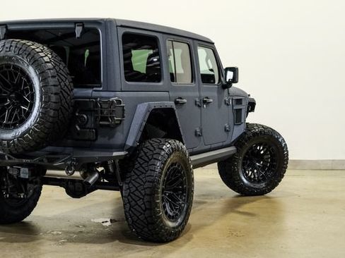 Used 2024 Jeep Wrangler Unlimited Rubicon w/ Technology Group AWD/4WD image 41
