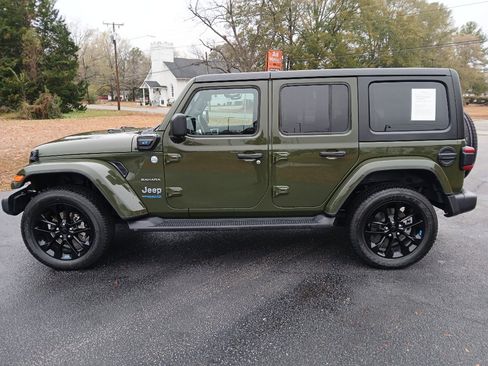 Used 2022 Jeep Wrangler Unlimited Sahara image 11