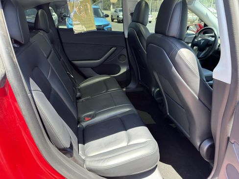 Used 2022 Tesla Model Y Performance AWD/4WD image 12