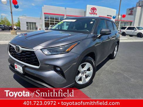 Certified 2024 Toyota Highlander LE AWD/4WD image 1