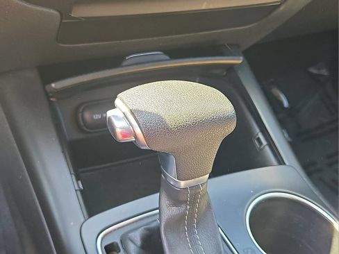 Used 2019 Kia Sorento AWD V6 image 12