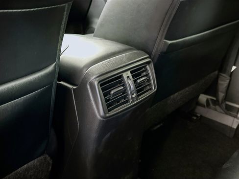 Used 2019 Nissan Rogue Sport SL w/ Premium Package image 28