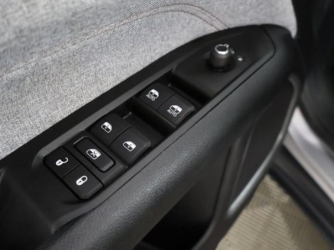 Used 2022 Jeep Compass Latitude AWD/4WD image 37