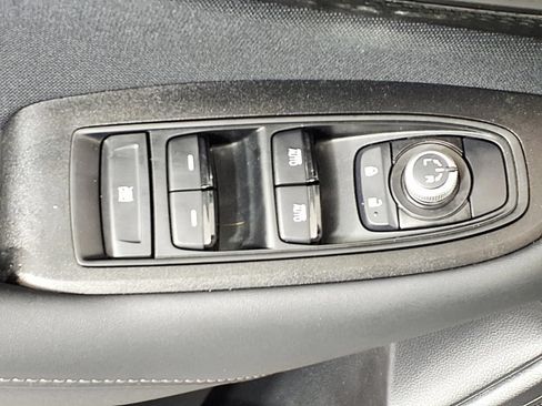 Used 2025 Subaru Outback Premium AWD/4WD image 13