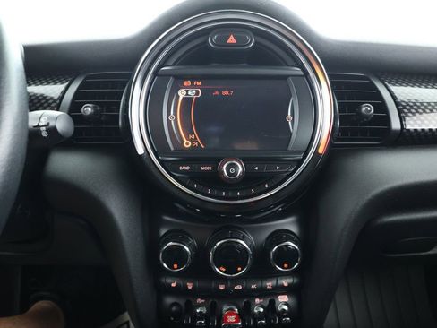 Used 2018 MINI Cooper S image 15