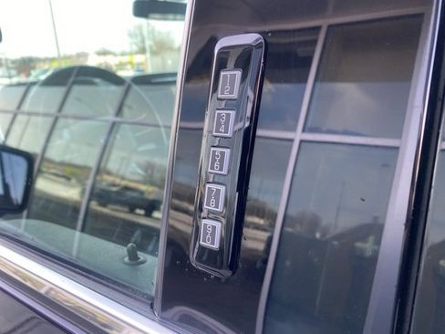 Used 2021 Ford F150 Lariat w/ Equipment Group 502A High image 8