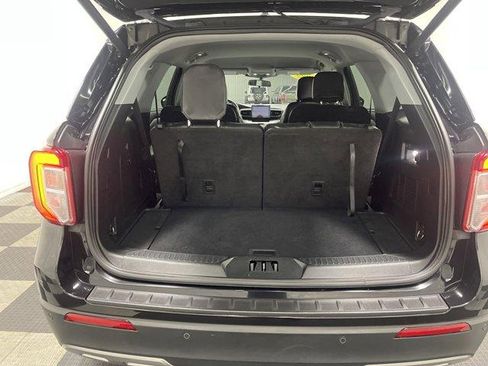 Used 2022 Ford Explorer XLT w/ Equipment Group 202A AWD/4WD image 13