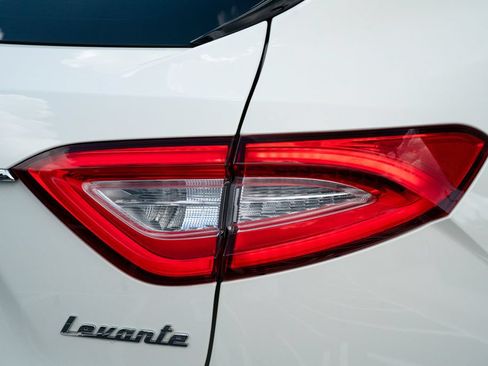 Used 2018 Maserati Levante S GranLusso AWD/4WD image 16