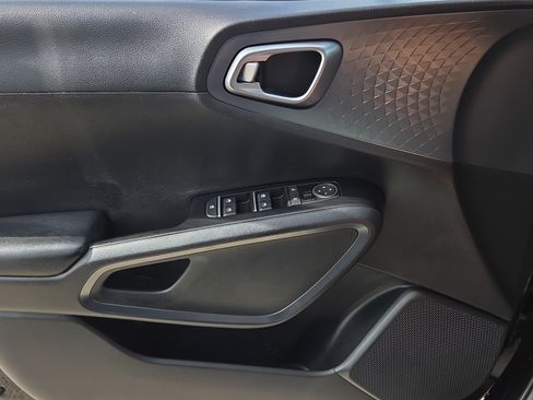 Used 2022 Kia Soul S FWD image 34