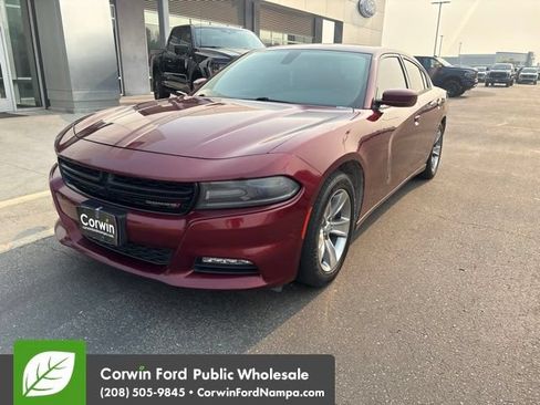 Used 2017 Dodge Charger SXT RWD image 1