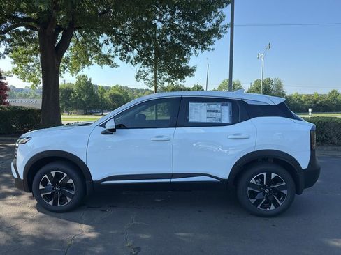 New 2025 Nissan Kicks SV image 4