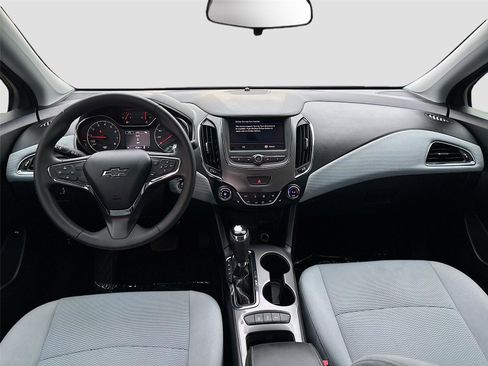 Used 2019 Chevrolet Cruze LT w/ Convenience Package FWD image 22