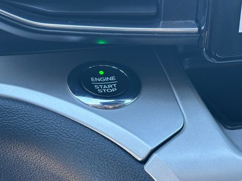 Used 2021 Ford Explorer XLT w/ Equipment Group 202A image 30