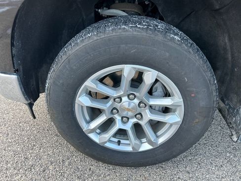 Used 2024 Chevrolet Silverado 1500 LT image 38