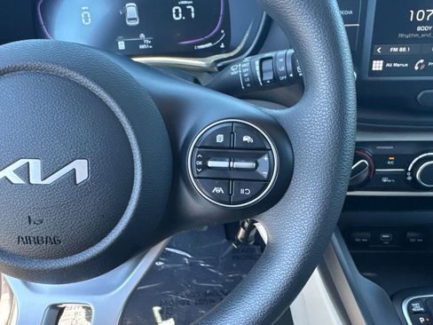Used 2025 Kia Soul LX FWD image 26