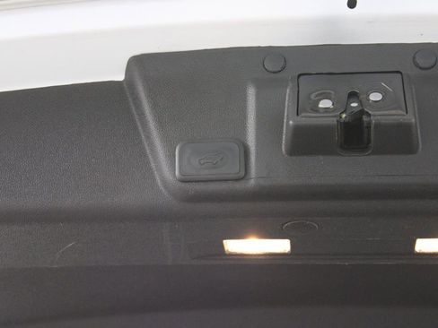 Used 2017 Buick Enclave Premium w/ Experience Buick Package image 18