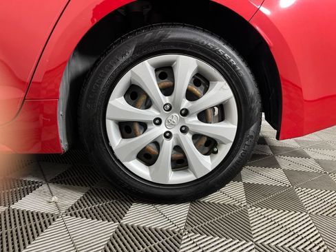 Used 2021 Toyota Corolla LE w/ Carpet Mat Package (TMS) image 20