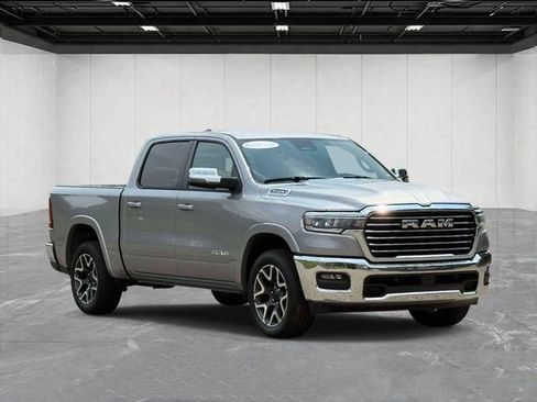 Used 2026 RAM 1500 Laramie AWD/4WD image 7