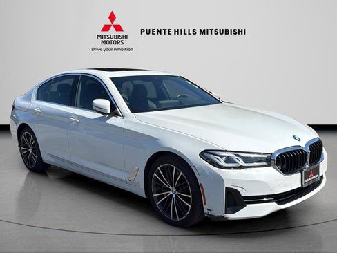 Used 2022 BMW 530i w/ Convenience Package image 3