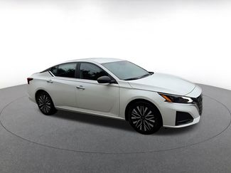 Used 2025 Nissan Altima 2.5 SV FWD video 2