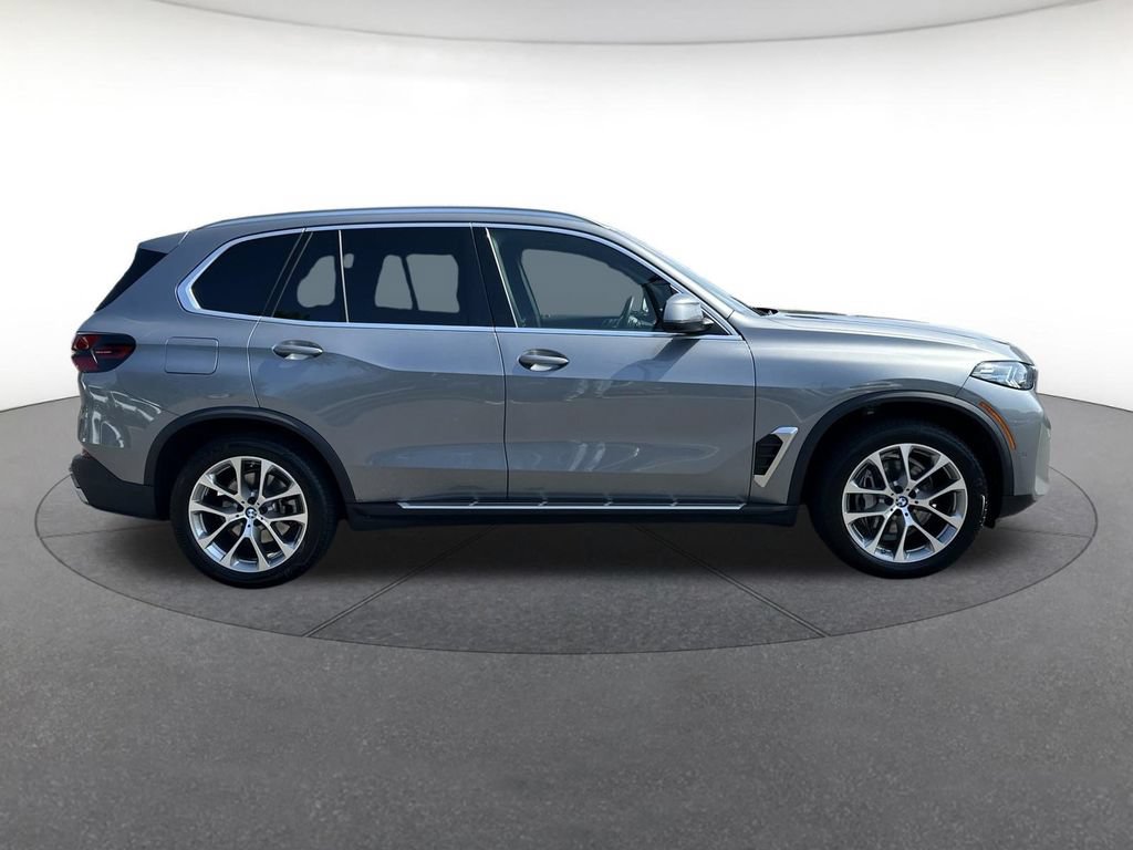 Used 2026 BMW X5 xDrive40i AWD/4WD image 7