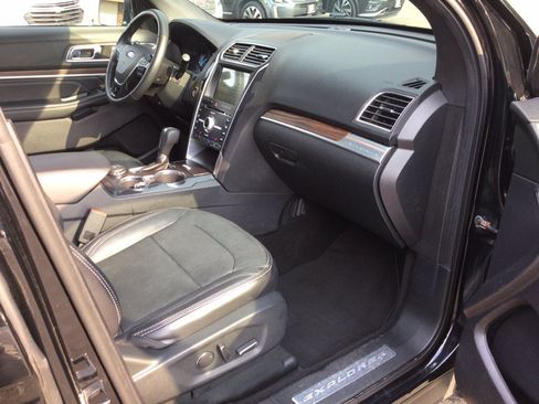 Used 2018 Ford Explorer Limited w/ Ford Safe & Smart Package AWD/4WD image 11