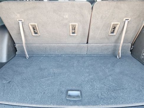 Used 2023 Chevrolet Traverse RS image 33