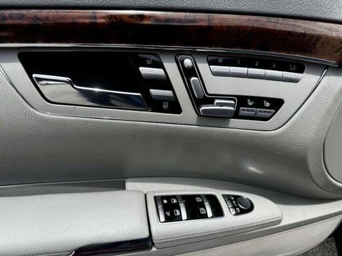 Used 2012 Mercedes-Benz S 550 4MATIC image 19