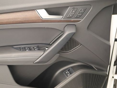 Certified 2025 Audi Q5 e Premium Plus w/ Premium Plus Package image 23