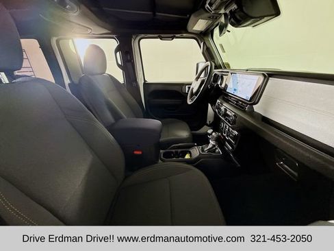 Used 2025 Jeep Wrangler Sport S image 24