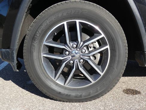 Used 2017 Jeep Grand Cherokee Limited w/ Trailer Tow Group IV image 13