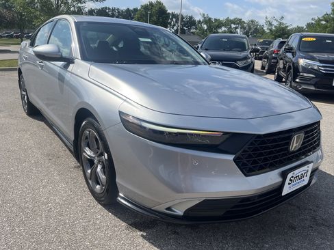 Used 2025 Honda Accord EX-L image 3