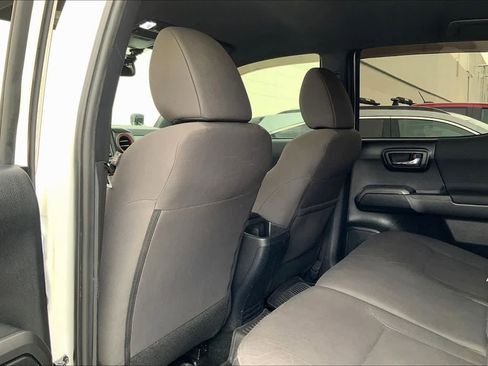 Used 2017 Toyota Tacoma SR5 AWD/4WD image 12