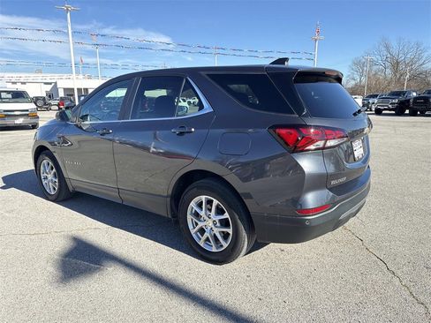 Used 2022 Chevrolet Equinox LT image 3