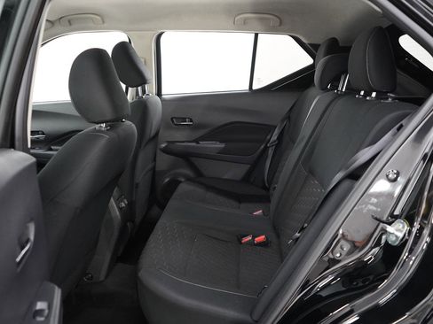 Used 2023 Nissan Kicks SV image 15