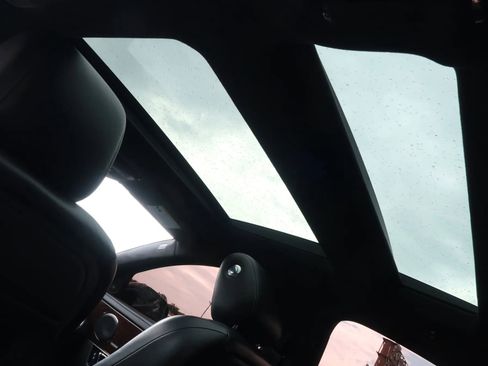 Used 2017 Jaguar XJ R-Sport image 48