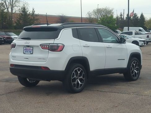 Used 2025 Jeep Compass Limited AWD/4WD image 3
