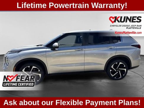 Used 2022 Mitsubishi Outlander SE AWD/4WD image 11