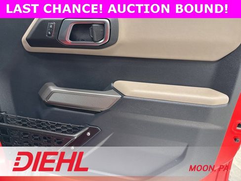 Used 2022 Ford Bronco Wildtrak image 16