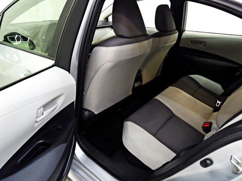 Used 2025 Toyota Corolla LE FWD image 10