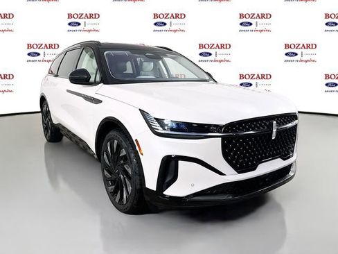 New 2026 Lincoln Nautilus Reserve w/ Jet Appearance Package image 1