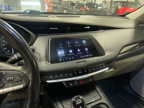 Used 2020 Cadillac XT4 Luxury w/ Cold Weather Package FWD image 21