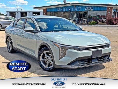 Used 2025 Kia K4 FWD image 1
