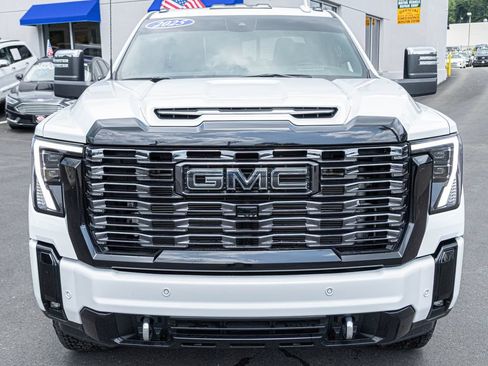 Used 2025 GMC Sierra 3500 Denali Ultimate AWD/4WD image 9