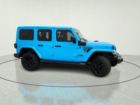 Used 2021 Jeep Wrangler Unlimited Sahara AWD/4WD image 6