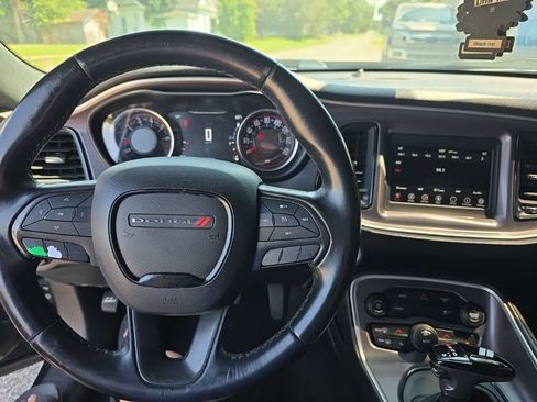 Used 2019 Dodge Challenger SXT RWD image 17